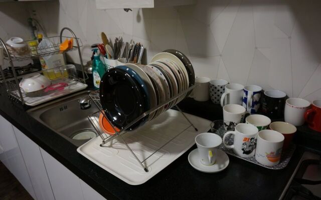 HI Guest House - Hostel