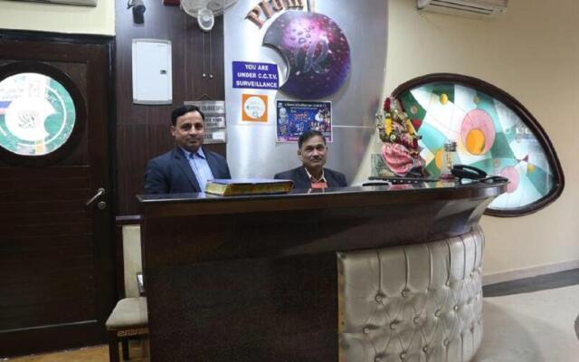 Revels Plum Hotel At New Delhi Railway Station