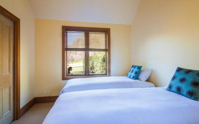 Wharenui Holiday Home by MajorDomo