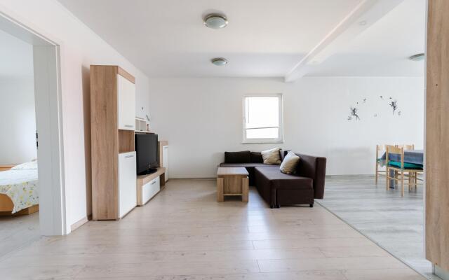 Apartments Ester in Lopar - island Rab