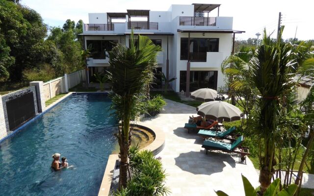 VIP Chain Resort