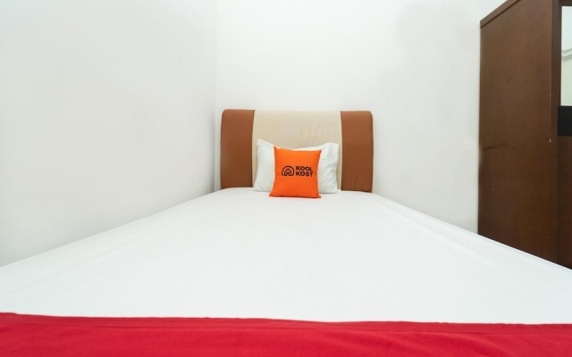 KoolKost Syariah near Summarecon Mall Serpong – Guest Rooms – Tangerang