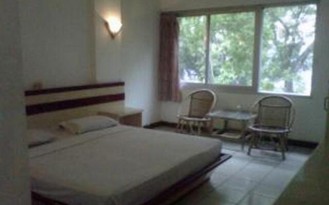Nyata Plaza Hotel