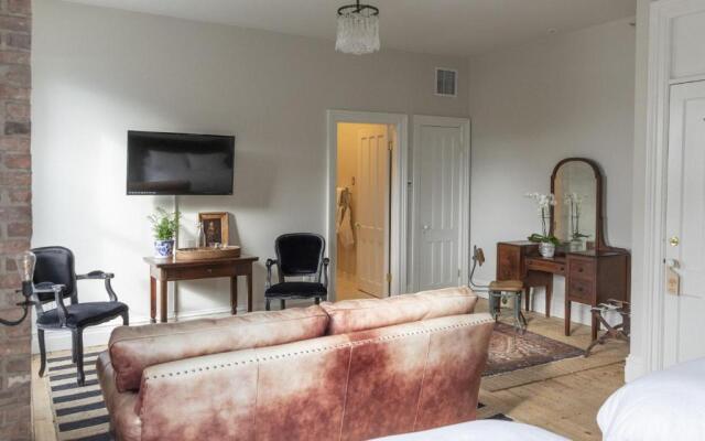 Stewart House at the Athens Hotel