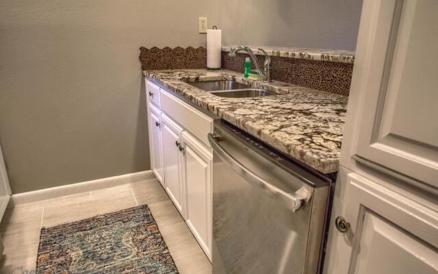 The Float Inn 3 CW B209