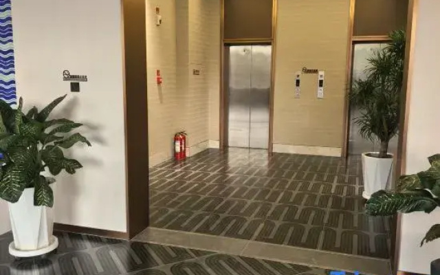 Xinhua Century Hotel