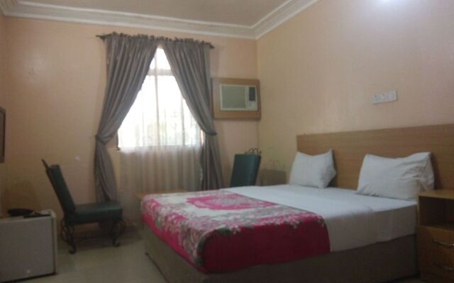 Serob Hotels