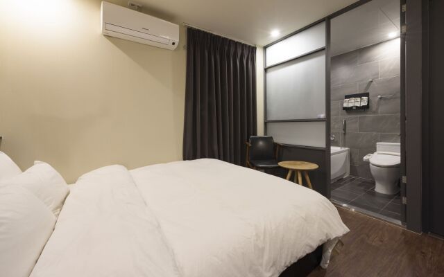 No. 25 Hotel