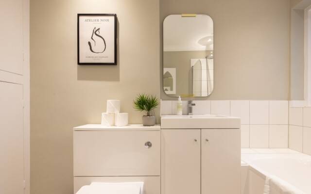 The Sands End Secret - Stylish 2BDR Flat with Garden