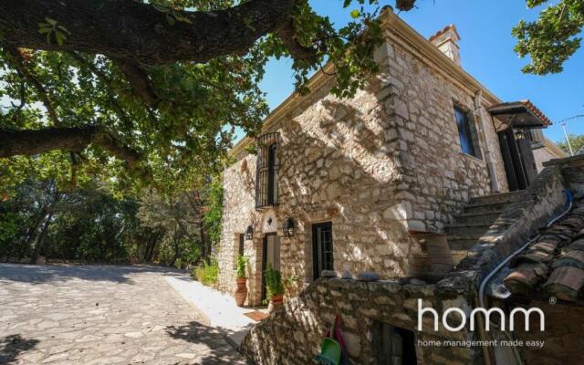 580m² homm Luxurious Seaside Residence in Syvota