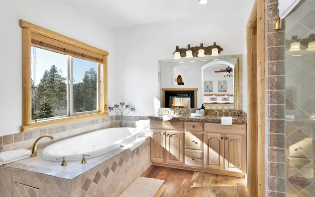 Cozy Lakeview Hideaway #2261