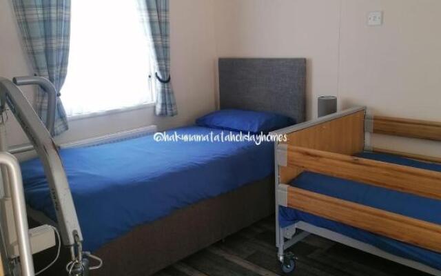 Hakuna Matata Holiday Homes - Accessible Caravan