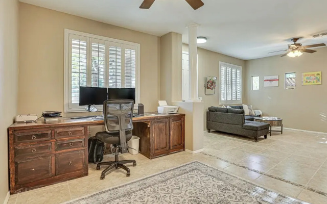 Family-friendly Goodyear Oasis: Fire Table, Pool!