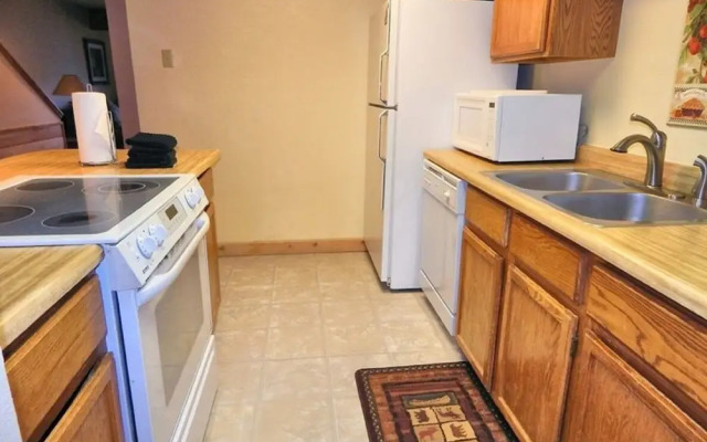 Rockridge 2BR Townhouses