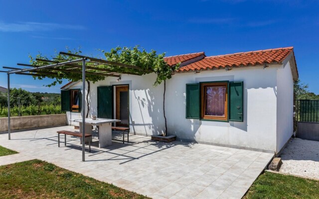 Beautiful Home in Pula With Wifi and 3 Bedrooms