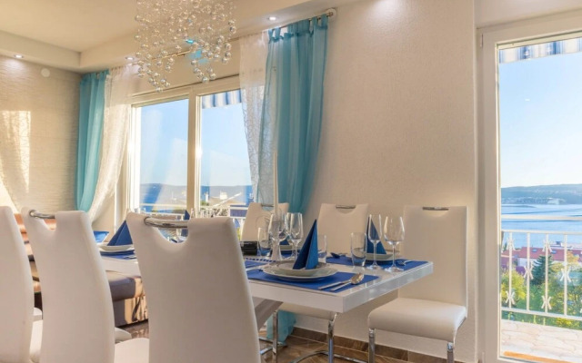 Spacious Novi Vinodolski Apartments With Terrace and Shared Pool