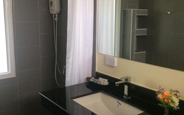 Tipparika Riverview Hotel