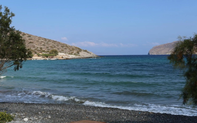 Tholos Bay Suites