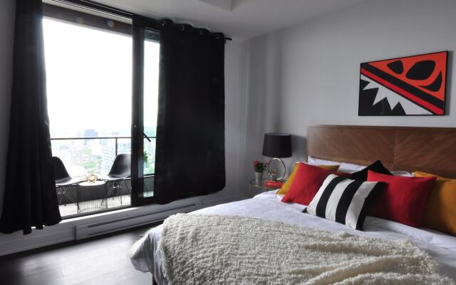 Tour des Canadiens Penthouse by Hometrotting