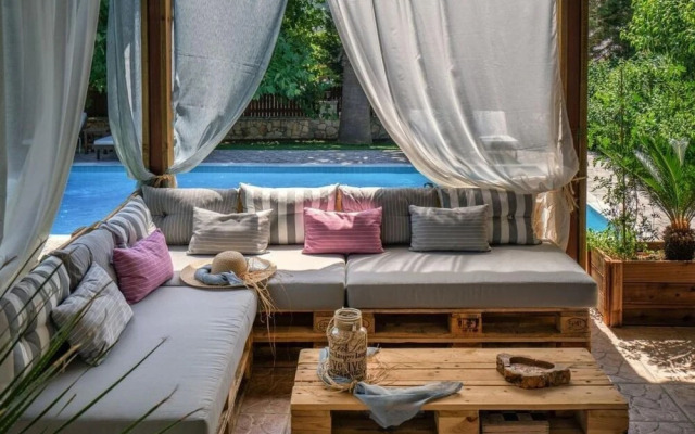 Eleonas Villa 4 Bedroom Villa With Private Pool