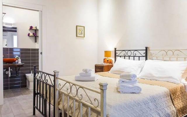 Santa Croce Apartment