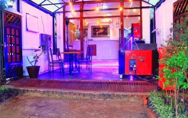 The LODGE Yangon B&B