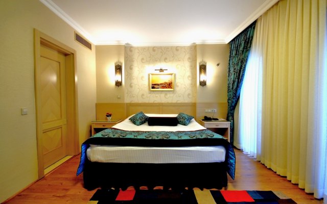 Seraglio Hotel & Suites