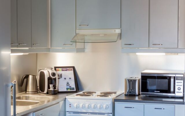 Golden Circle Suites