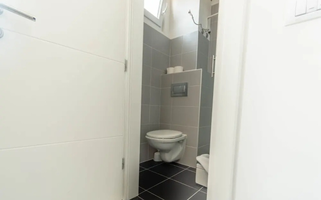City Center Studio Apartments L&B