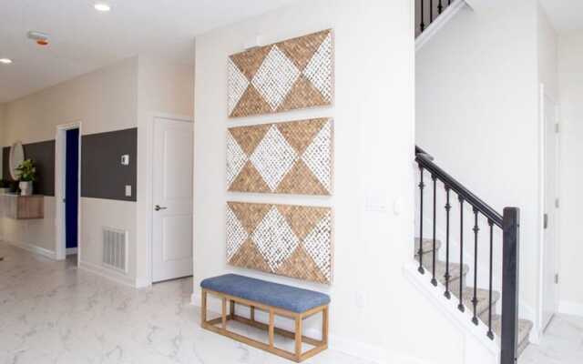 4577 Stunning 7BD Home