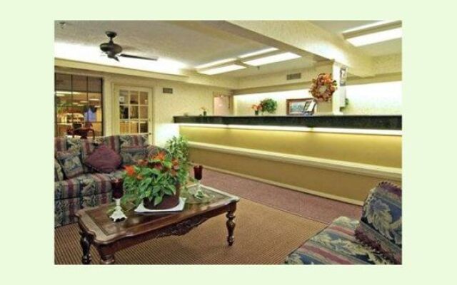 Days Inn by Wyndham College Station University Drive