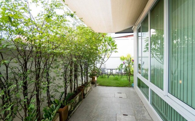 The Ville Jomtien Pool Villa By Larsen