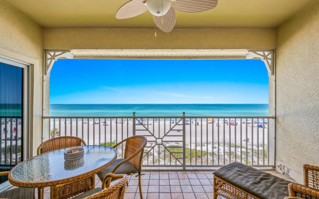 Direct Beach Front Apartment 3