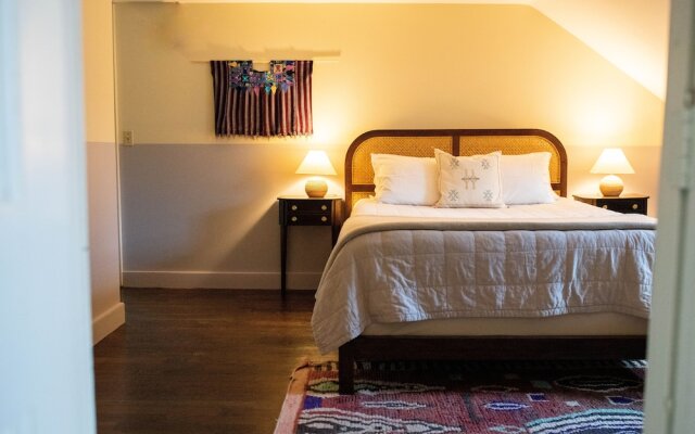 The Charleston House Bed & Breakfast