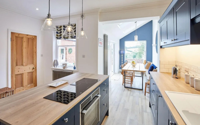 Host Stay Oakwood