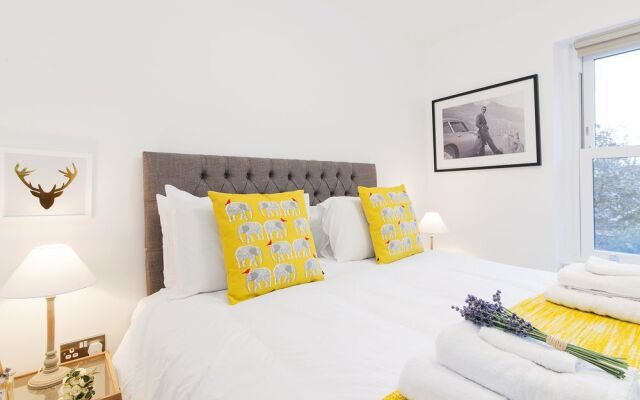 FG Property - The Holland Road Residence III