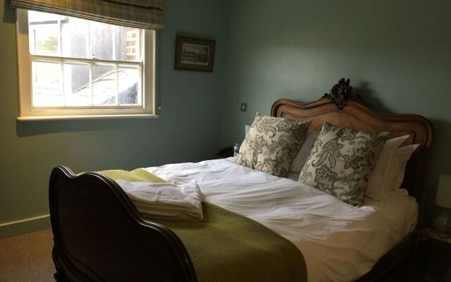 The Leicester Arms Hotel