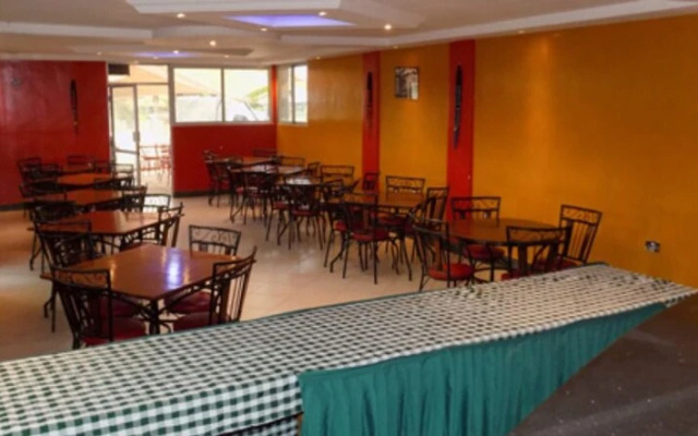 Shalom House - Hostel