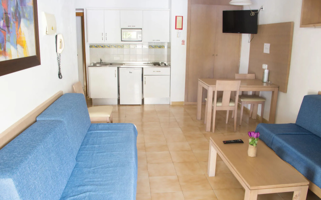 Mariner Club Apartments