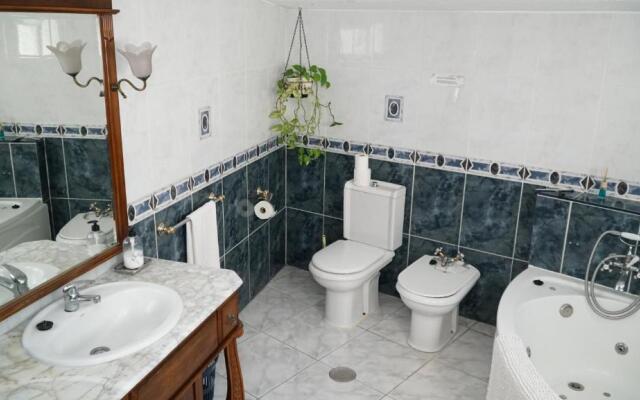 Detached villa, private pool only 10 minutes to beaches