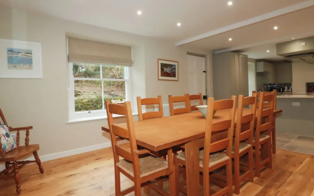 Tretoil Farm House