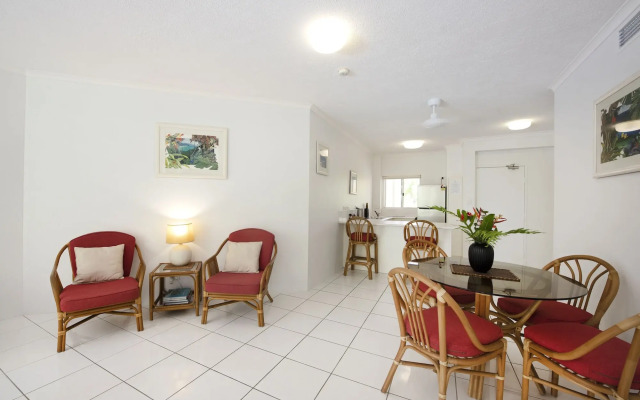 Golden Sands Beachfront Apartment Resort