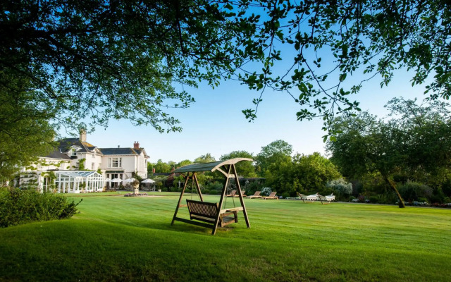 Summer Lodge Country House Hotel
