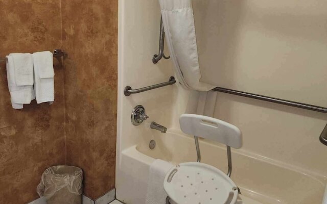 Quality Inn & Suites Somerset