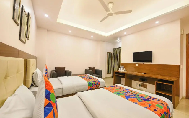 Fabhotel Silver Oak Bnb