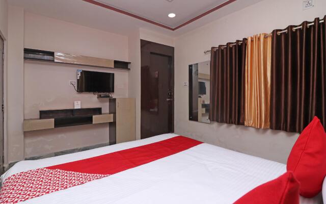 OYO 15722 Hotel Padmavati