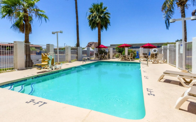 Motel 6 Tempe, AZ – Phoenix Airport – Priest Dr