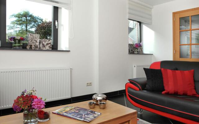 Holiday Home in Epen With Fenced Garden