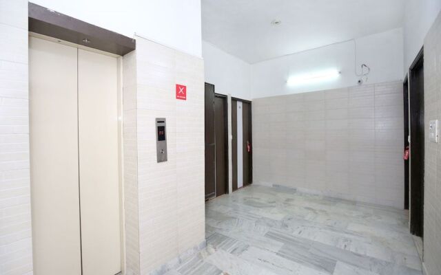 Collection O 12986 The Red Hotel