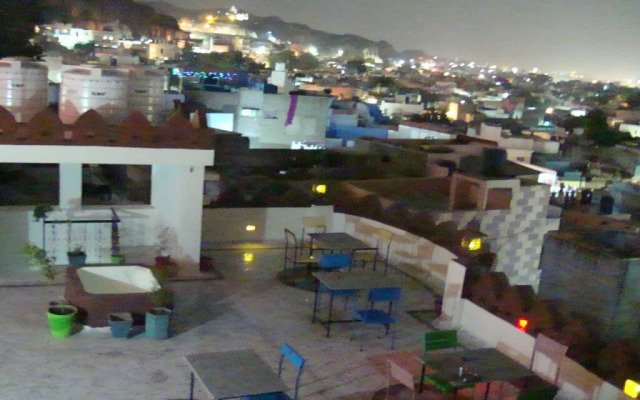 Bhavyam Heritage Guest House & Rooftop Restaurant